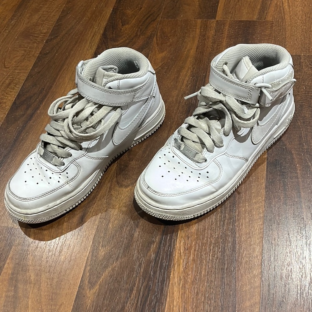 NIKE White Air Force 1 Mid